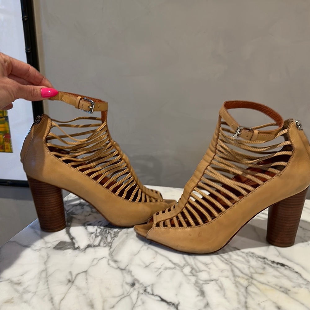 Neutral sexy Rebecca Minkoff Heel- comfy!